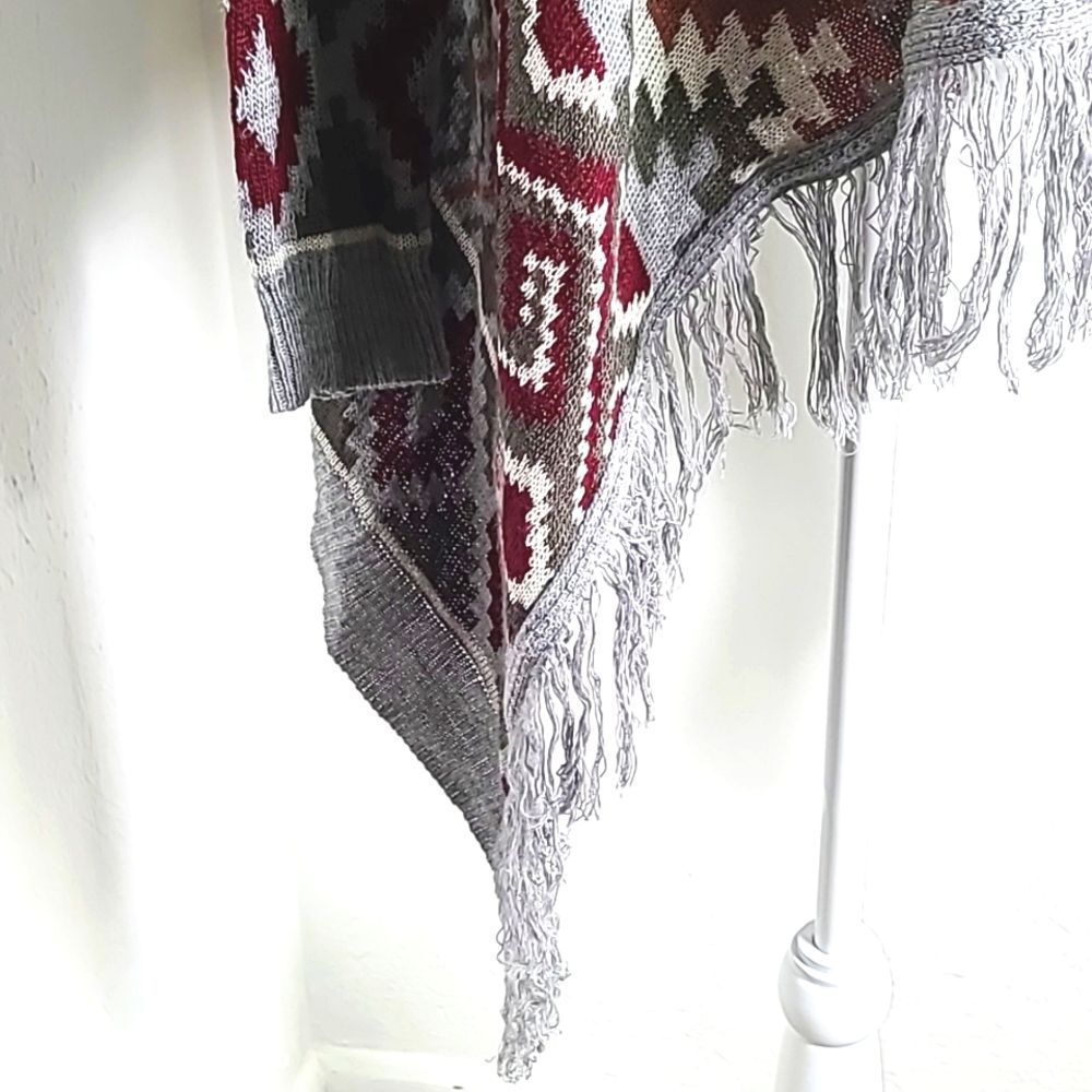 Charlotte Russe Gray & Maroon Cardigan Wrap with Fringe Accents, Size Medium - Picture 5 of 8